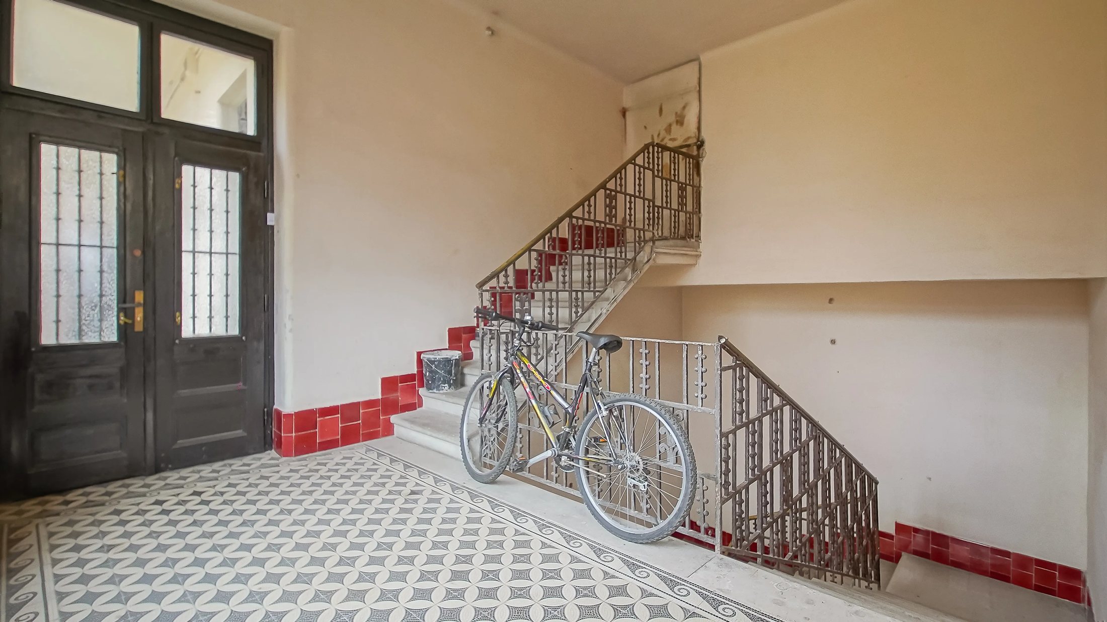 Casa scării din clădirea de pe Mureșenilor 5